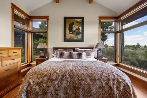 Bedroom - 18883 Sutherland Ct, Bend, OR 97702 photo 1 of 4