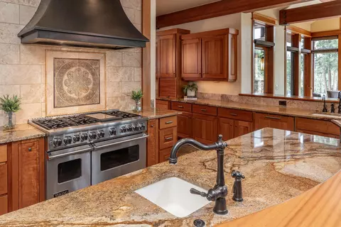 Kitchen - 18883 Sutherland Ct, Bend, OR 97702 photo 1 of 6