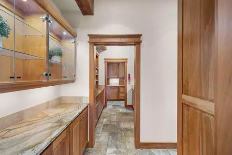 Entry Way - 18883 Sutherland Ct, Bend, OR 97702 photo 4 of 5