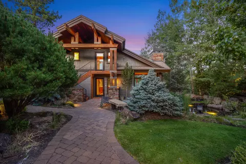 Exterior - 18883 Sutherland Ct, Bend, OR 97702 photo 17 of 23