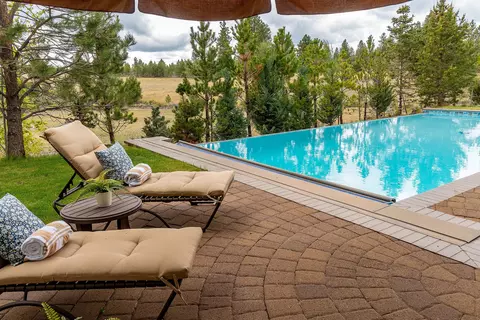 Exterior - 18883 Sutherland Ct, Bend, OR 97702 photo 4 of 23