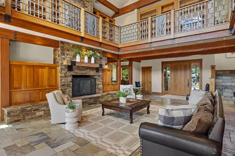 Living - 18883 Sutherland Ct, Bend, OR 97702 photo 6 of 6