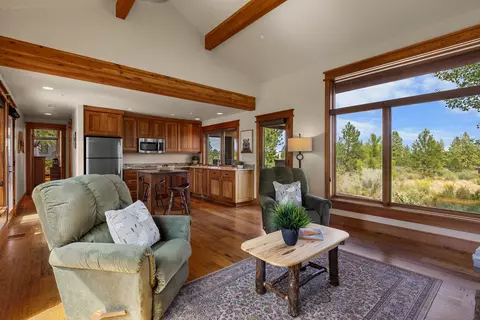 Living - 18883 Sutherland Ct, Bend, OR 97702 photo 3 of 6