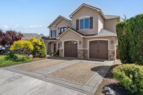 Exterior - 888 Arrowhead Trl, Eagle Point, OR 97524 photo 2 of 4
