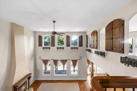 Entry Way - 888 Arrowhead Trl, Eagle Point, OR 97524 photo 1 of 2