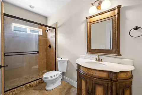 Bath - 888 Arrowhead Trl, Eagle Point, OR 97524 photo 1 of 4