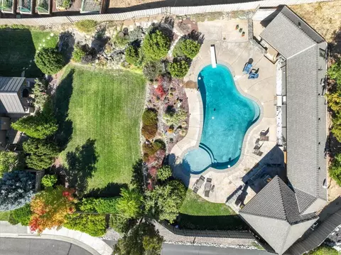 305 Woodville Way, Rogue River, OR 97537