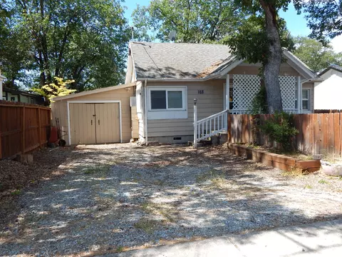 103 Cedar St, Shady Cove, OR 97539