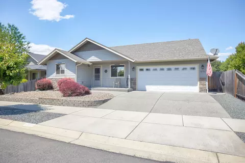 1820 SW I St, Grants Pass, OR 97526