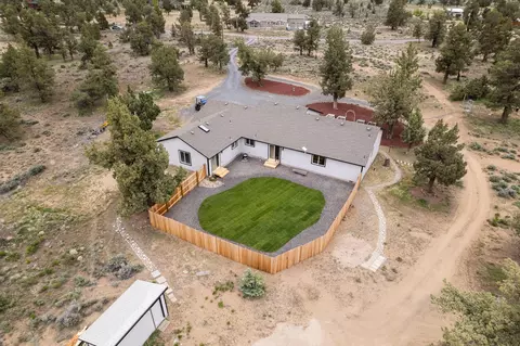 24880 Deer Ln, Bend, OR 97701 photo 4