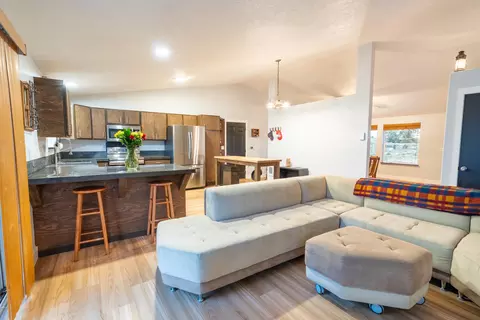 24880 Deer Ln, Bend, OR 97701 photo 12