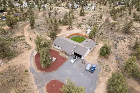 24880 Deer Ln, Bend, OR 97701 photo 3