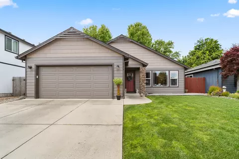 505 Woodlark Dr, Medford, OR 97501
