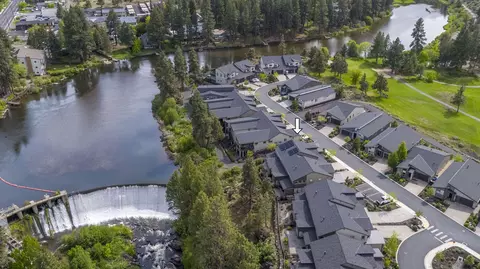 2594 NW Rippling River Ct, Bend, OR 97703