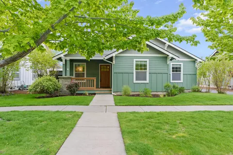 62669 Hawkview Rd, Bend, OR 97701