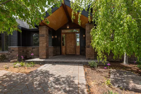 23030 Bear Creek Rd, Bend, OR 97701 photo 7