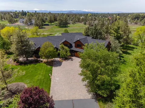 23030 Bear Creek Rd, Bend, OR 97701 photo 3