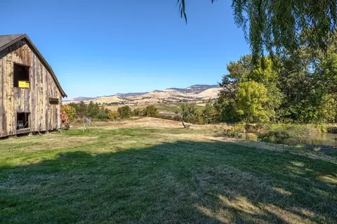 2045 E Main St, Ashland, OR 97520 photo 24