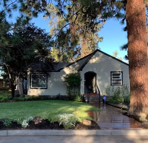 135 SE 4th St, Bend, OR 97702