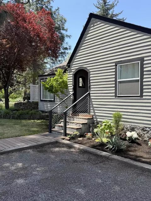 135 SE 4th St, Bend, OR 97702 photo 27