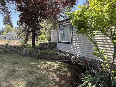 135 SE 4th St, Bend, OR 97702 photo 28