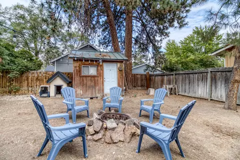 135 SE 4th St, Bend, OR 97702 photo 23