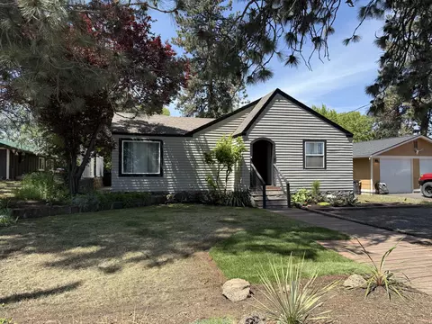 135 SE 4th St, Bend, OR 97702 photo 29