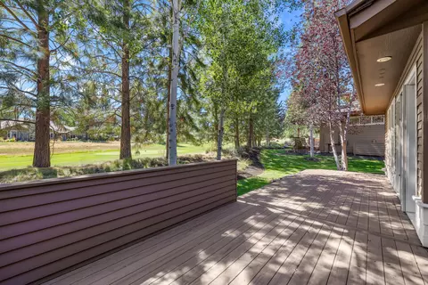 Exterior - 19571 SW Simpson Ave, Bend, OR 97702 photo 7 of 8