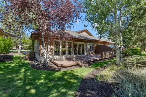 Exterior - 19571 SW Simpson Ave, Bend, OR 97702 photo 6 of 8