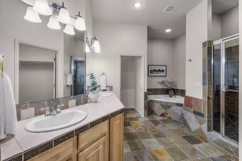 Bath - 19571 SW Simpson Ave, Bend, OR 97702 photo 1 of 5