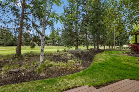 Exterior - 19571 SW Simpson Ave, Bend, OR 97702 photo 2 of 8