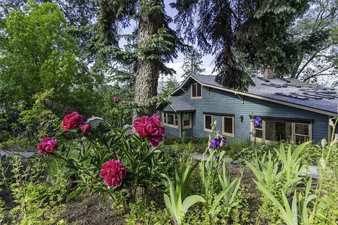 1320 Prospect St, Ashland, OR 97520