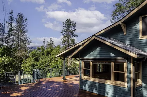1320 Prospect St, Ashland, OR 97520