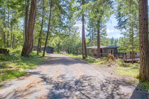 724 Three Mill Rd, Selma, OR 97538
