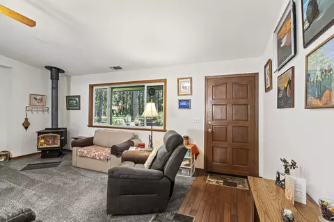 Entry Way - 200 Cornett Ln, Cave Junction, OR 97523 photo 1 of 1
