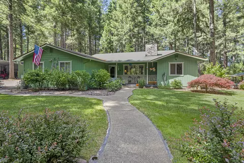 200 Cornett Ln, Cave Junction, OR 97523