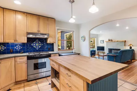 809 NE 9th St, Bend, OR 97701 photo 13