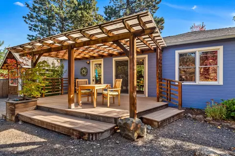 809 NE 9th St, Bend, OR 97701 photo 23