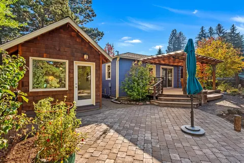 809 NE 9th St, Bend, OR 97701 photo 25