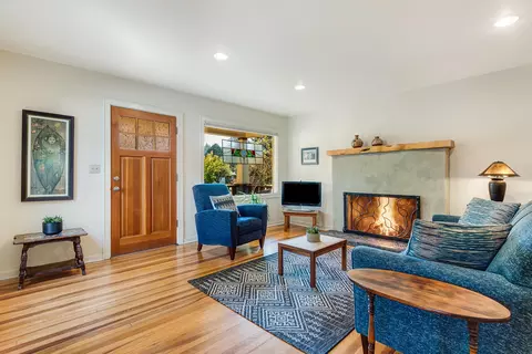 809 NE 9th St, Bend, OR 97701 photo 6