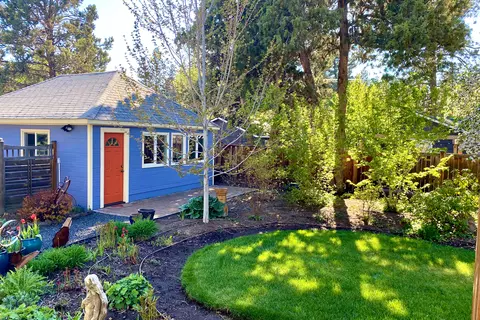 809 NE 9th St, Bend, OR 97701 photo 32