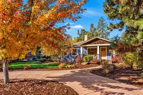 809 NE 9th St, Bend, OR 97701