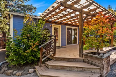 809 NE 9th St, Bend, OR 97701 photo 24