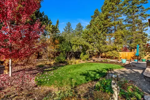 809 NE 9th St, Bend, OR 97701 photo 36