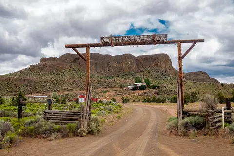 82678 Shotgun Pass Ln, Christmas Valley, OR 97641