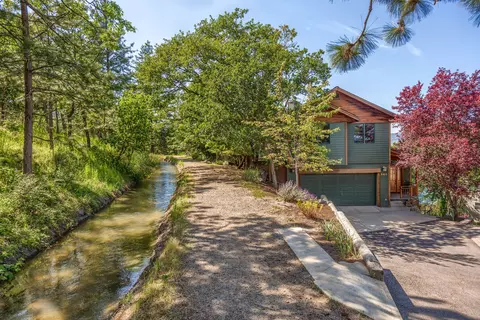 940 Pinecrest Ter, Ashland, OR 97520