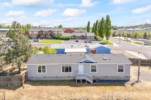 583 SW Marshall St, Madras, OR 97741