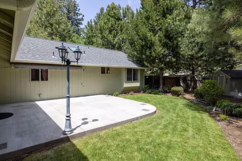 Exterior - 19683 Platinum Way, Bend, OR 97702 photo 7 of 18