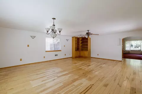 Living - 19683 Platinum Way, Bend, OR 97702 photo 3 of 4