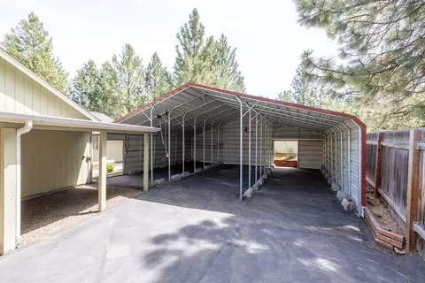 Exterior - 19683 Platinum Way, Bend, OR 97702 photo 10 of 18
